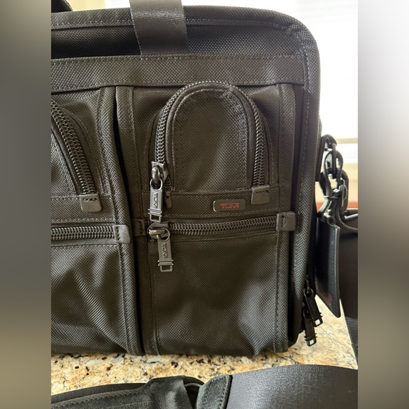 TUMI Alpha T Pass Laptop Briefcase Expandable Travel Bag Lots of Compartments - Picture 4 of 11